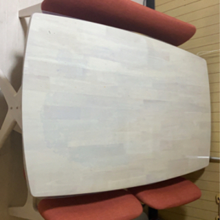 綺麗な状態のダイニングチェア