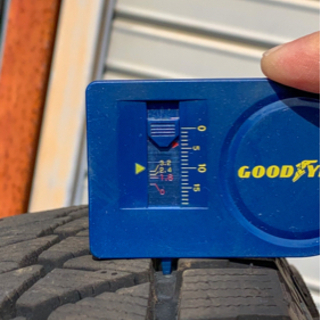 美品　スタッドレスタイヤ 195/80 R15 ブリヂストン DM-V2 4本セット