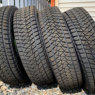 美品　スタッドレスタイヤ 195/80 R15 ブリヂストン DM-V2 4本セット