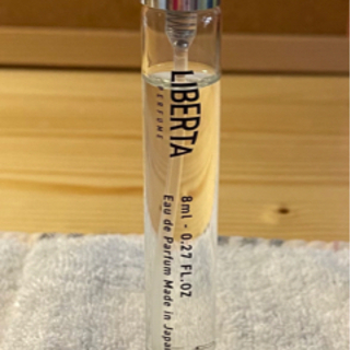 LIBERTA 香水　ホワイトフローラル(8ml)