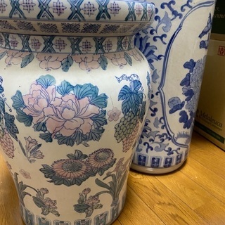 【ネット決済】5万円で買い求めた色味の美しい陶器の椅子。