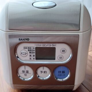 [中古品] サンヨー　3.5合タイプの電気炊飯器