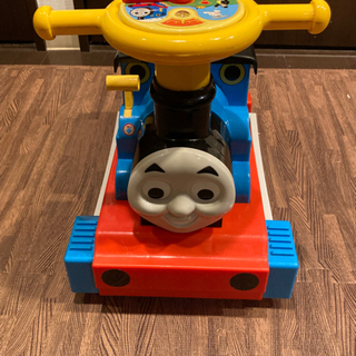 機関車トーマス　乗り物　おもちゃ