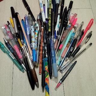 ボールペン、鉛筆たくさん✐