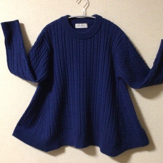 ケーブル編みセーター 少し変わったマチ付き