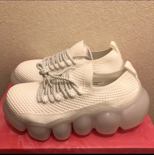 ドールズキルのスニーカー ¥12,000