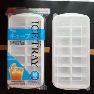 未使用　ダイソー　蓋つき製氷皿　2つセット
