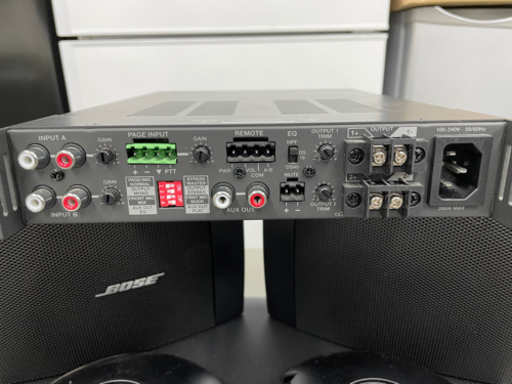 BOSE スピーカーとアンプセット BOSE（ボーズ） 壁掛けスピーカー 黒色 2本セット パワーアンプ付き