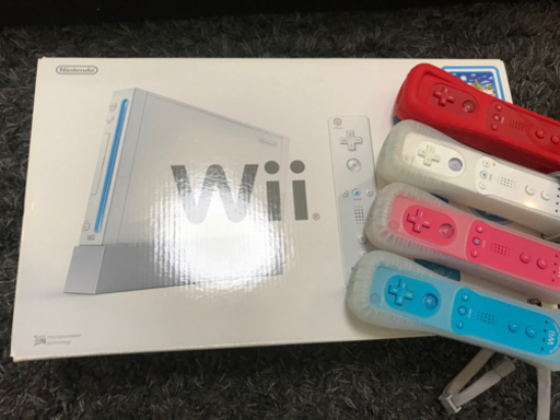 お値下げ‼️wii本体＋ソフト4枚　コントローラー4つ付き　一部付属品なし