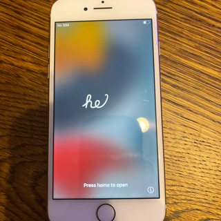 iPhone8 購入から一年半年程使用　裏面シールあり美品　ひび割れなし