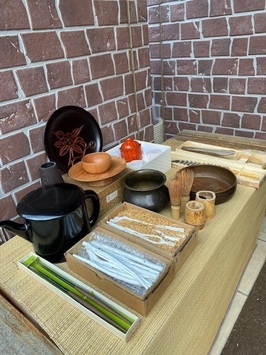 茶道具色々纏めて 天然木屠蘇器唐銅建水羽箒天目台貴人台箸洗漆器蓋置茶筅重箱花器掛軸火鉢枝炭火箸置物金盥湯桶煎茶道具古美術裏千家表千家 3