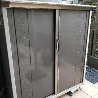 タクボ収納庫　物置