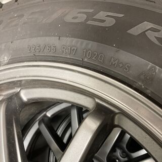 スタッドレスタイヤ、お売りします。