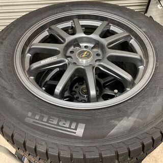 スタッドレスタイヤ、お売りします。