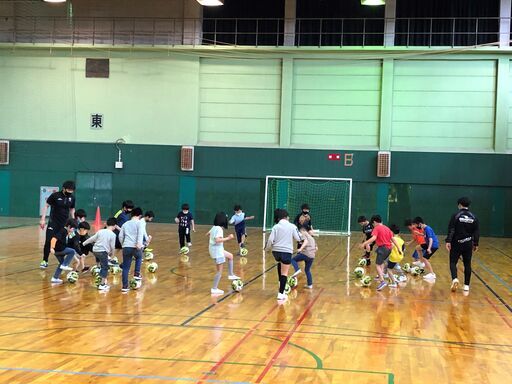 千島体育館フットサルスクールシュライカー大阪大正区役所すぐ横 千島体育館 大正のサッカーの生徒募集 教室 スクールの広告掲示板 ジモティー