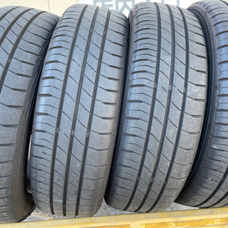 タイヤとホイールセットです。