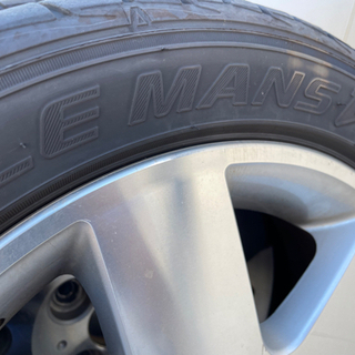 タイヤとホイールセットです。