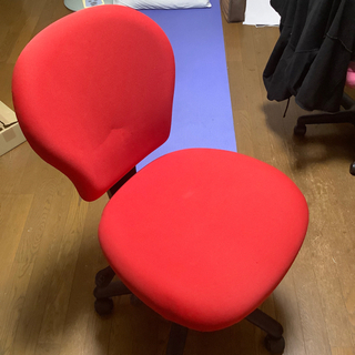 【ネット決済】椅子　オフィスチェア　前傾チルト(？)　美品