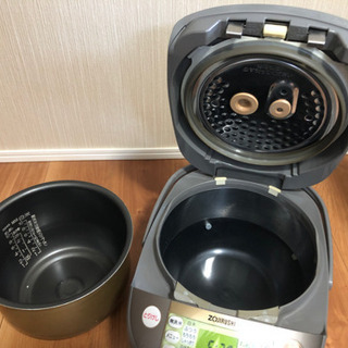 炊飯器　1升炊き　ZOJIRUSHI　NP-HT18　圧力IH