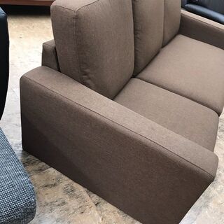 【引取限定】三人掛け 茶 布 ローソファ【小倉南区葛原東】 引取限定】三人掛け 茶 布 ローソファ【小倉南区葛原東】