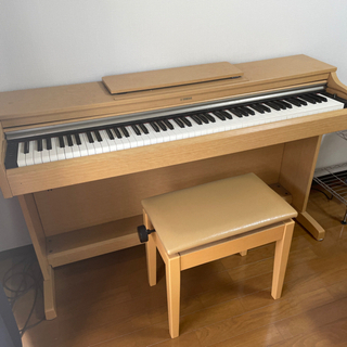 電子ピアノ YAMAHA Arius (椅子付き、故障あり)