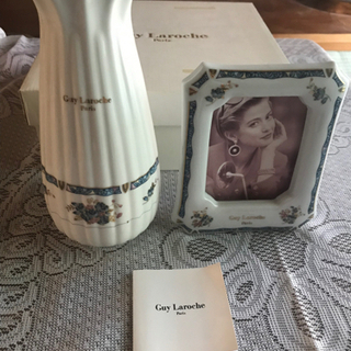 ギ・ラロッシュ　Paris 花瓶と写真立て　陶器