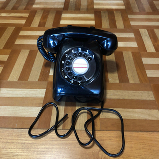 昭和40年代の希少な電話です、まだ使用出来るかも、又アンテックな...