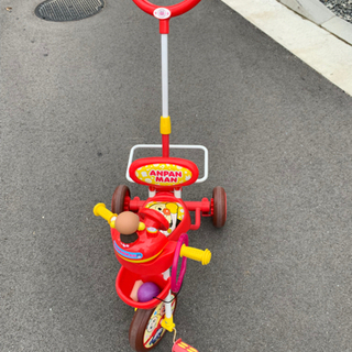 アンパンマン　サンシェード 付き　三輪車