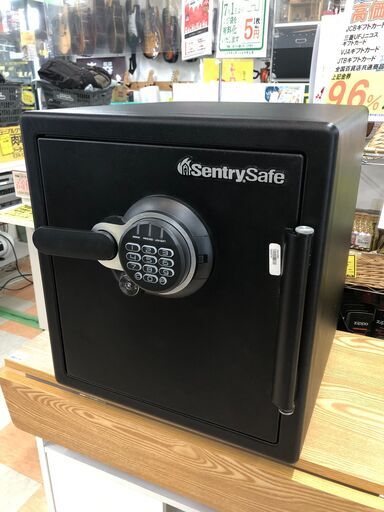 100%正規品 JFW123GEL SENTRY 金庫 W41.5 ※クリーニング済み ×D49.1