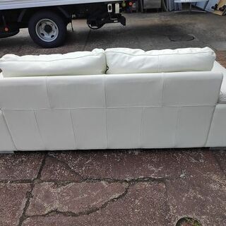 アクタス　白本革張り２.５人掛けソファー『美品中古』　【リサイクルショップサルフ】