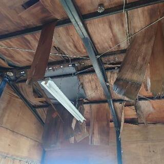 ボロボロプレハブ