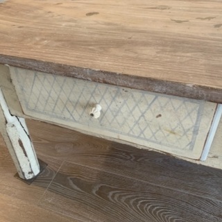 ベルギー製　アンティークペイントローテーブル