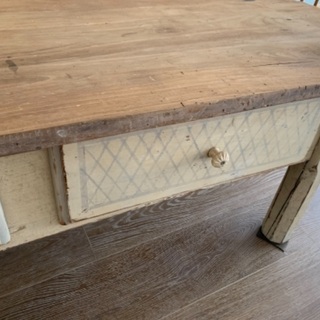 ベルギー製　アンティークペイントローテーブル