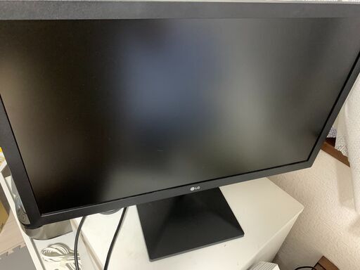 LG モニタ 21.5 インチ amazon で 16,880 円の商品を 6,000 円で引き取ってくれる方いらっしゃいますか？