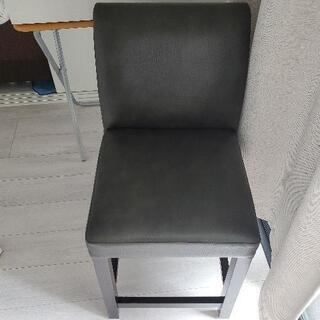 黒い椅子