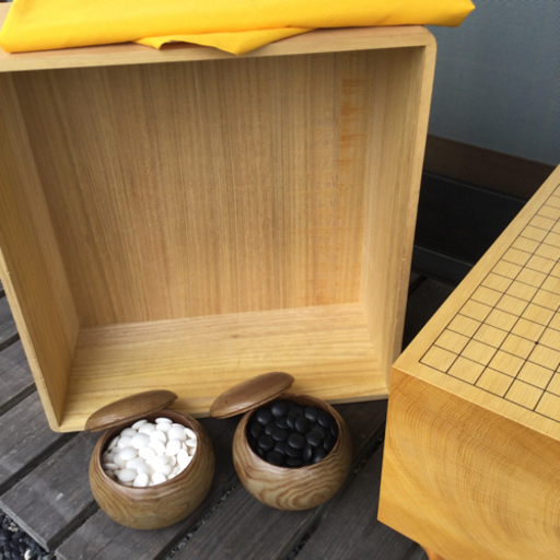 碁盤 中古 幅43.1 奥行46 高さ31.8 厚み19.9 （cm） 碁石付き