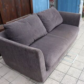 arflex(アルフレックス)のA・SOFA MEDIUM 10(エー・ソファー ミディアム) ワイド2人掛けアームソファー。シンプルなデザインがモダンな雰囲気の2Pソファ。ゆったりとしたワイドタイプBI318