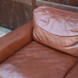 人気のunico(ウニコ)よりMOLN(モルン) レザー 2シーターソファーです