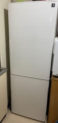 取引中      引っ越しの為2ドアシャープ２７０Ｌノンフロン冷凍冷蔵庫2018年製です。 SJ-PD27D-W