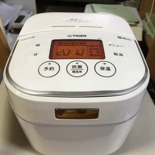 タイガー　炊飯器　JKU-A551(W)  2018年製の画像