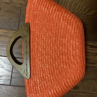 【ネット決済・配送可】オレンジ色のキュートなカゴバッグ