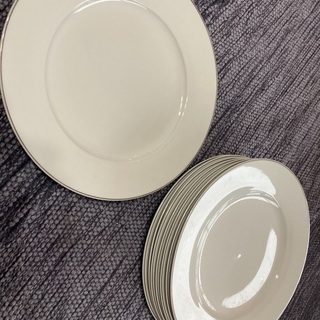 【ネット決済】【値引き可】白い大皿•８枚組
