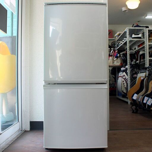 1万円セール 札幌市内配送無料 16年製 シャープ つけかえどっちもドア 2ドア冷蔵庫 137L SJ-D14B-W