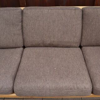 CRASH GATE (クラッシュゲート)/Easy Life (イージーライフ)のARNE SOFA 3P(アルネソファ 3人掛け)。オーク無垢材フレームのシンプルなトリプルソファは北欧スタイルにもBI411