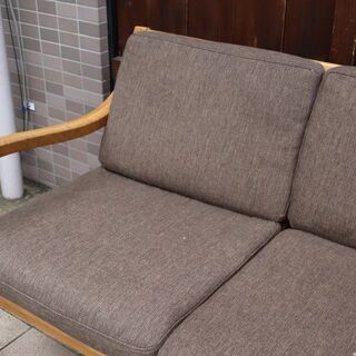 CRASH GATE (クラッシュゲート)/Easy Life (イージーライフ)のARNE SOFA 3P(アルネソファ 3人掛け)。オーク無垢材フレームのシンプルなトリプルソファは北欧スタイルにもBI411