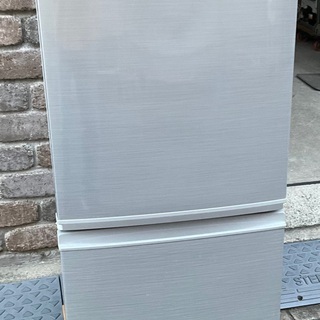 【RKGRE-732】特価！シャープ/137L 2ドア冷凍冷蔵庫/どっちもドア/SJ-D14D-S/中古品/2018年製/当社より近隣無料配達！ RKGRE-732】特価！シャープ/137L 2ドア冷凍冷蔵庫/どっちもドア/SJ