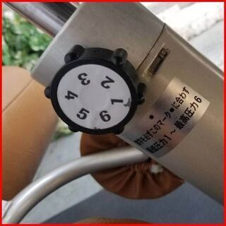 状態良好 J-circuit・J-サーキット  レッグカール 日本人の体格に合わせて作られた油圧式単機能マシン トレーニングマシン 医療機関高齢者福祉施設などで体力維持リハビリに 手渡し希望/自社配送可能（配送エリアについてお問い合わせください） 状態良好 J-circuit・J-サーキット レッグカール 日本人の体格に合わせ