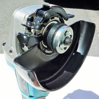 ☆マキタ Makita GA404DN 100mm 充電式ディスクグラインダー◆握りやすく使いやすい