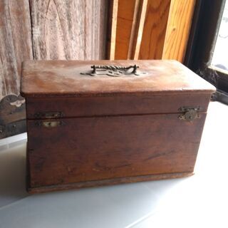 鬼の子が入ってそうな木箱（B）時代箪笥 古道具 parkingmladenovac.rs