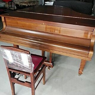 ウオルナットカワイグランドピアノ入荷致しました。お値打ちにしてあります。綺麗です。
